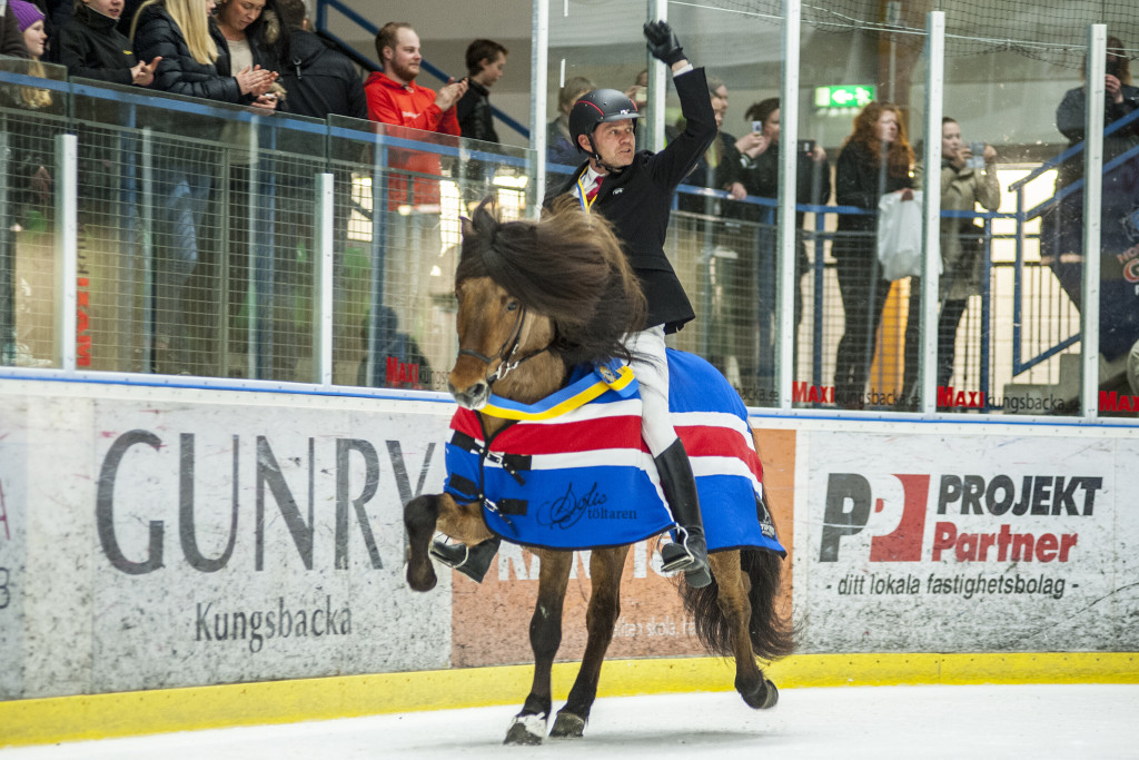 2016's stora vinnare - Johann R Skulason och Hnokki som fick hela 9,39 i Beauty Tölt på is.
