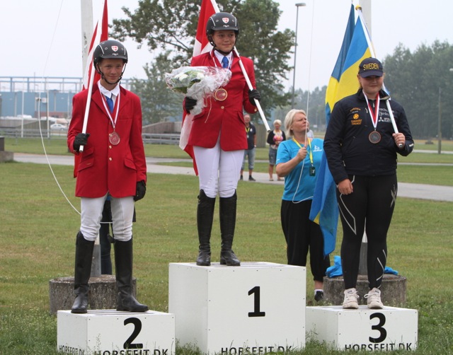 Olivia på bronsplats bland juniorerna i T2 Foto: Anette Alsterå/ishestnews.se 
