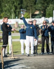 Pokalen för bästa nation. Märta Persson tar emot
Foto: Mette Sattrup